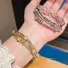 Pulsera Abierta Multicapa Simple Estilo Europeo y Americano con Diamantes, Sensación de Lujo Ligero y Gama Alta, Estilo Minimalista Único, Versátil para el Uso Diario