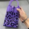 2024 Amazon ebay Bolsa para teléfono móvil coreana moda simple bolsa tejida bolso de hombro bolso tote de oso fábrica