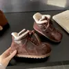 Botas de Nieve Gruesas Antideslizantes de Suela Gruesa de Terciopelo Retro Plus para Mujer 2026 Nuevo Estilo Invierno Aumentadoras de Altura Mantenimiento del Calor Botas de Algodón de Entrenamiento Alemán