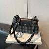 Bolsos Nicho Coreanos de Aspecto Sofisticado 2025 Bolsos Nuevos Bolso Cruzado Simple Popular para Mujer Bolso de Hombro Moderno para Axila