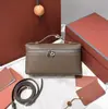 Bolso de Mano para Mujer Lp27 19 Bolsa para Lonchera Cuero Genuino Patrón de Lichi Mismo Estilo que Gigi Hombro Único Cruzado Bolsa de Maquillaje Hebilla Plateada de Moda