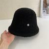 Gorro de pescador de felpa gruesa y cálido para mujer, estilo coreano, para otoño e invierno, con cabeza grande y cara pequeña, gorro de pescador moderno y combinable con todo.
