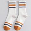 Calcetines para hombre de longitud media hasta la pantorrilla Cuatro Estaciones moda absorbentes de sudor desodorantes de caña alta Red social súper populares calcetines deportivos casuales de caña alta