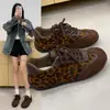 Zapatos planos de mujer transpirables, de suela suave, con estampado de leopardo, estilo retro, colección nueva 2026, bloques de color versátiles, ligeros, con cordones.