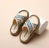 Zapatos para Niñas Pantuflas Cruzadas Infantiles Nuevo Estilo Primavera/Verano 2025 Niña Pequeña Niño Mediano y Grande Estilo Coreano Zapatos de Playa Sandalias