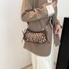 Bolso de Hombro Estilo Occidental Retro con Estampado de Leopardo Transfronterizo Estilo Coreano Lazo Moda 2025 Nuevo Texturizado Primavera