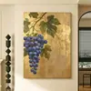 Arte de parede pintada com spray para sala de estar, pintura de parede vintage para hall de entrada, pintura decorativa de planta verde e floral de alta qualidade 'Fundo Dourado com Flores Desabrochando' estilo meados do século