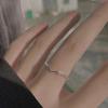 Anillo Plateado Brillante de Diamantes en Forma de V para Mujer, Moderno y Único, Anillo Abierto Simple, Diseño Nicho de Lujo Ligero, Joyería de Estilo Minimalista