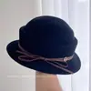 Sombrero de Pescador de Lana con Nudo de Lazo Dorado Mil Vientos para Mujer Invierno Temperamento Adelgazante Facial Sombrero de Fieltro Elegante Versátil Cálido Sombrero de Regalo
