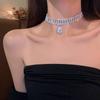 Collar geométrico ovalado con flor de circón Dongdaemun, exquisito collar de clavícula de estilo frío, ligero y lujoso de alta gama para mujer.