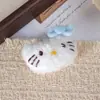 Gato KT de pelúcia em desenho animado com óculos, roupas, sapatos, meias, acessórios de bolsa, laço, decoração de boneca gatinho, broche, pingente
