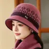 Sombrero para mujer de mediana edad y anciana otoño e invierno gorro de punto con felpa ala ancha gorro de punto para madre mayor protección contra el frío calidez sombrero de algodón