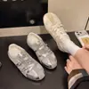 Zapatos de Entrenamiento Alemanes Plateados con Tacón Oculto para Mujer, Nuevo Estilo Primavera 2026, Adecuados para Combinar con Faldas, Tenis Casuales, Zapatos para Correr