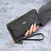 Bolsa de mão longa feminina estilo coreano com carteira para celular, bolsa simples com estampa de relevo e borla longa com zíper