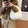 Bolso Pequeño Acolchado para Mujer 2025 Nuevo Bolso Peludo Versátil de Alta Gama Estilo Occidental Bolso de Mano para Estudiante