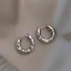 Brincos de Argola Exagerados Minimalistas e Elegantes Moda Luxo Leve Design de Nicho Versáteis Brincos de Alta Qualidade para Mulheres