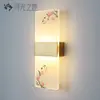 Lámpara de pared para mesita de noche puerta base de aluminio fuente de luz LED componentes pantalla acrílica sala de estar montada en la pared tela de lujo ligero hierro