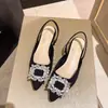 2026 Verano Nuevo Estilo Francés Comercio Exterior Hebilla Cuadrada Elegantes Zapatos de Salón Punta Fina Tacón Grueso Tacones Altos Sandalias de Punta Cerrada para Mujer Zapatos de Mujer