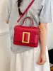 Bolsa de Mão com Textura Cruzada 2026 Verão Nova Bolsa Feminina Estilo Retrô Bolsa de Ombro Decoração com Cinto de Couro Bolsa Transversal