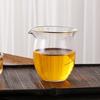 Venta al por mayor de fábrica dispensador de té de vidrio borosilicato portátil taza masculina taza de té de vidrio sin orejas taza de té mar de té taza masculina en forma de abanico