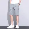 Verano 2026 Nuevos Shorts Casuales de Moda para Hombre Tela de Seda Helada Shorts para Hombre Shorts Juveniles Shorts de Cinco Puntos