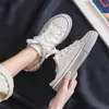 Liquidação 2025 Primavera/Verão Novos Tênis Brancos Versáteis para Mulheres Estilo Coreano Sapatos Casuais Estudante Moderno Flat Couro Sapatos de Treino