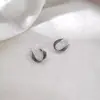 Pendientes de Aro Lisos con Pasador de Plata 925 para Mujer 2025 Nuevo Popular Diseño de Nicho Pendientes de Gama Alta Pendientes de Lujo Accesible
