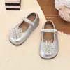 Zapatos Mary Jane de Cuero con Perlas, Fuegos Artificiales y Pedrería para Niñas, Nuevo Estilo Coreano Versátil, Suela Suave, Zapatos de Una Sola Pieza, Primavera/Verano 2026