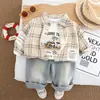Traje de Otoño 2025 Nuevo Casual Niños Primavera y Otoño Camisa de Cuadros Manga Larga Conjunto de Tres Piezas Fábrica de Origen Venta al por Mayor