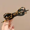 Elegante Pinza para el Cabello para Mujer, Pinza Retorcida de Alta Gama para la Parte Posterior de la Cabeza, Pasador Floral, Accesorio para el Cabello, Pinza de Pato, Pasador