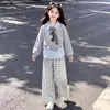 Conjunto de Sudadera de Manga Larga con Bloques de Color Caricatura Linda para Niños y Pantalones Casuales de Pierna Ancha con Bloques de Color a Cuadros Tendencia