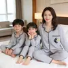 Pijama Infantil para Primavera y Otoño, Ropa de Casa de Manga Larga de Dibujos Animados de Princesa para Niñas, a Juego en Familia, Adecuado para Usar Tanto en Interiores como en Exteriores