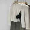 Camiseta base ajustada de color liso de modal de 260 g para otoño e invierno, camiseta de manga larga versátil para mujer, blanca