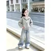 Conjunto Estilo Academia para Niñas Primavera y Otoño Moda para Niñas Sudadera con Capucha y Cremallera de Lunares Simple Chaqueta Jeans Conjunto de Dos Piezas