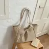 Bolso moderno de lunares de gran capacidad para mujer, nuevo bolso de hombro casual y relajado 2026, adecuado para estudiantes universitarios y personas que van al trabajo