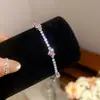 Ligeramente dulce y vibrante~ Pulsera cuadrada de zirconia cúbica rosa con engaste de garras, pulsera de mano fresca y dulce, joyería de mano de lujo ligero y alta gama
