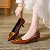 Zapatos de Salón Elegantes de Gama Alta para Mujer Tacón de Aguja Versátiles y Cómodos Estilo Francés Puntiagudos Tacones Altos Nuevo Estilo Primavera y Verano 2025