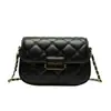Bolsa feminina transfronteiriça com padrão de losangos bordado, nova bolsa quadrada pequena Henggeng, bolsa de ombro e transversal com corrente ajustável da moda