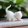 Decoración de escritorio de porcelana blanca, cerámica creativa, mascota de té, lindo gatito de la suerte hecho a mano, decoración, regalo de cumpleaños para el día del maestro