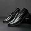 Sapatos Mocassins de Camurça de Alta Qualidade Transfronteiriços Outono Novo Estilo Fashionáveis Bonitos Masculinos Slip-on Preguiçosos Solado Macio Antiderrapante Tamanho Grande