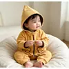 Mono con capucha, estampado de estrellas amarillas y cierre de cremallera para bebés y niños pequeños, suave y cálido, adecuado para usar como ropa exterior