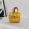 Bolsita de piel charol con patrón de cocodrilo, mini bolso casual platino pequeño, bolsa para auriculares, bolsa con colgante de coche lindo, varios colgantes de bolso