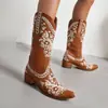 Botas de Couro Femininas Tamanho 34-43, Bico Fino Color Block, Salto Médio, Sapatos Femininos Tamanho Grande, Salto Grosso Slip-On Estilo Europeu e Americano Botas Martin para Mulheres