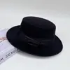 Sombrero de copa plana elegante estilo británico para otoño e invierno para hombres y mujeres, sombrero de fieltro de ala plana retro francés Hepburn, moderno y elegante