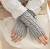 Luvas de Moda Curtas Torcidas em 8 para Outono e Inverno Masculinas e Femininas Estilo Coreano Novas Lã Tricotada Quentes Sem Dedos Meio Dedo