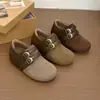 Zapatos tipo mule con plataforma gruesa para personas bajas 2026 cálidos con interior que aumenta la altura más terciopelo invierno sin cordones hebilla de cuero modernos zapatos de algodón para mujer