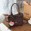 Bolso Pequeño Cuadrado Retro de Personalidad Simple Casual Elegante de Nicho Bolso Cruzado de Hombro Único de Moda para Mujer Otoño 2026