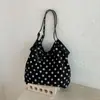 Bolsa de axila de nicho nova transfronteiriça bolsa feminina 2026 Bolsa de camurça aveludada com bolinhas Bolsa tote simples e fashion de ombro único