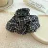 Pinza de Tiburón de Tela a Cuadros Retro Estilo Coreano Pinza de Garra Plegable Otoño/Invierno Pasador para Moño en la Parte Posterior de la Cabeza Accesorio de Peinado Versátil para Viajes