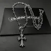 Collar con Colgante de Cruz de Perlas Redondas de Diseño Exquisito de Lujo Ligero para Mujer, Cadena para Clavícula de Estilo Nicho con un Toque de Alta Gama, Cadena de Cuello de Moda